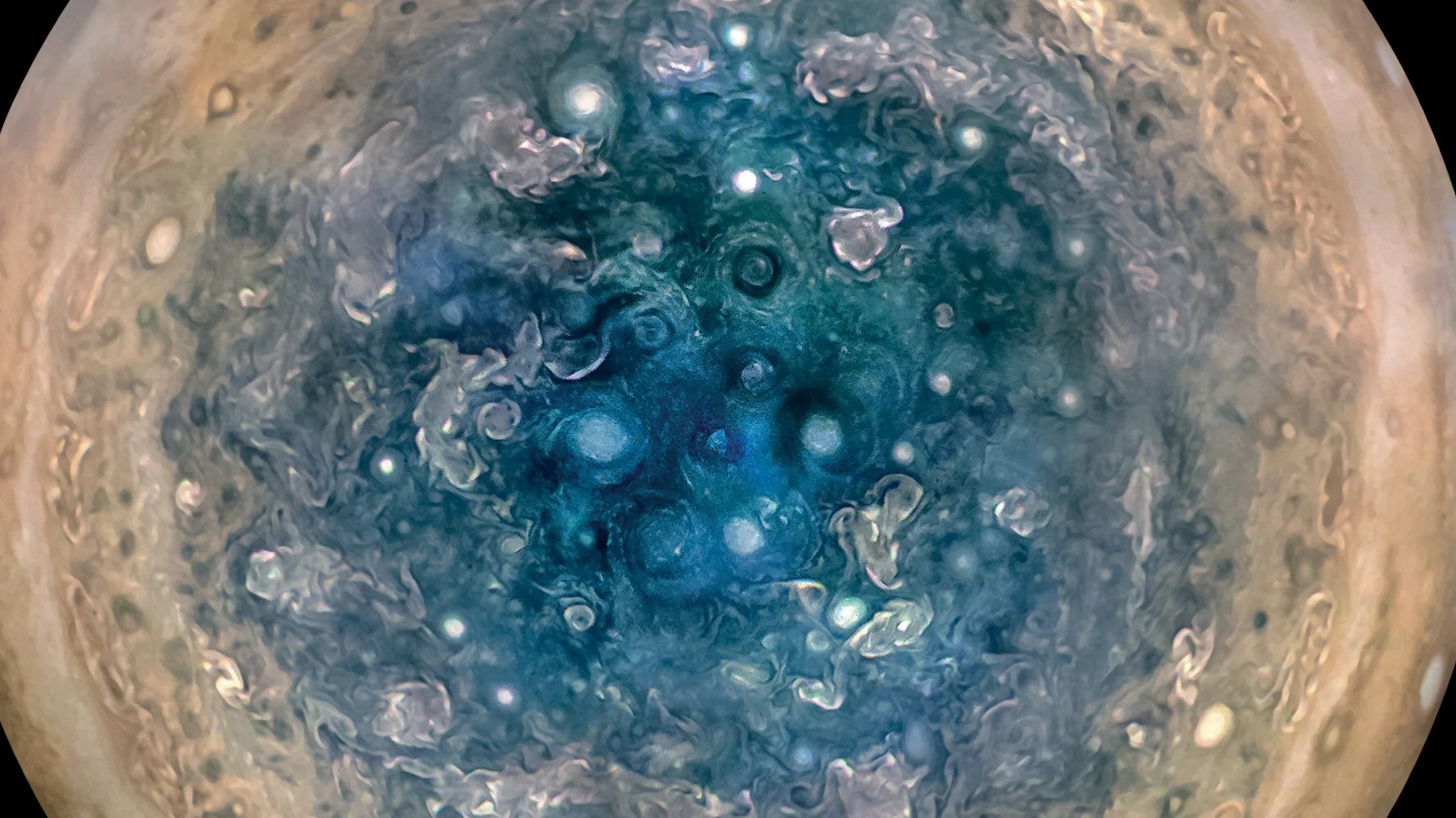 Pôles de Jupiter